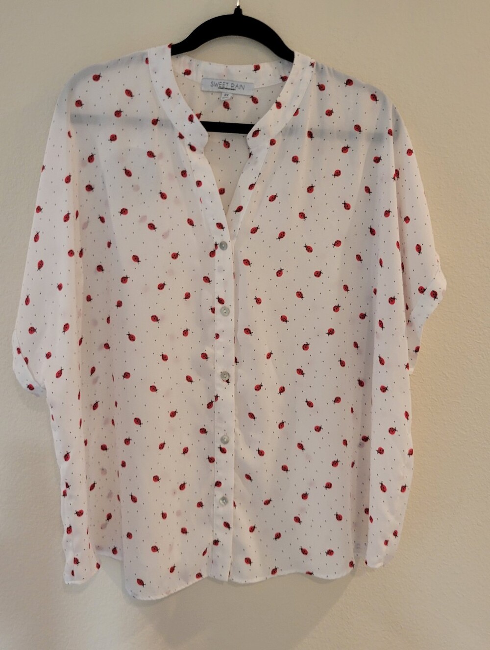Sweet Rain White Short-Sleeve Button Down Shirt with Ladybug Print Women's 2X.